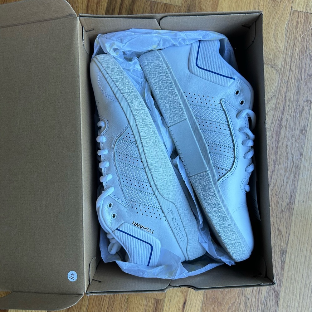 Adidas White Sneakers Retro-Inspired Design